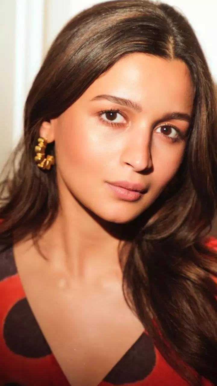 Alia Bhatt's Stylish Statement Earrings