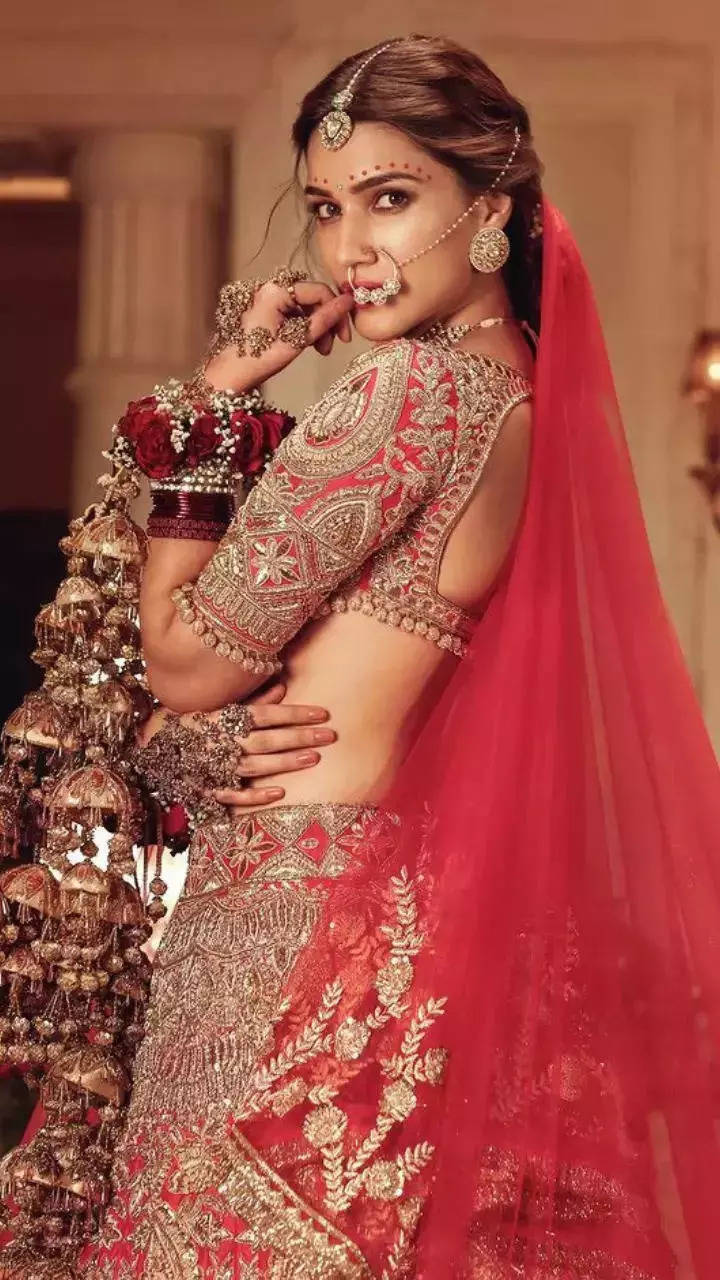 Sabyasachi Bride Donned A Red Tasselled Lehenga At 'Anand Karaj', Styled It  With A Backless 'Choli'