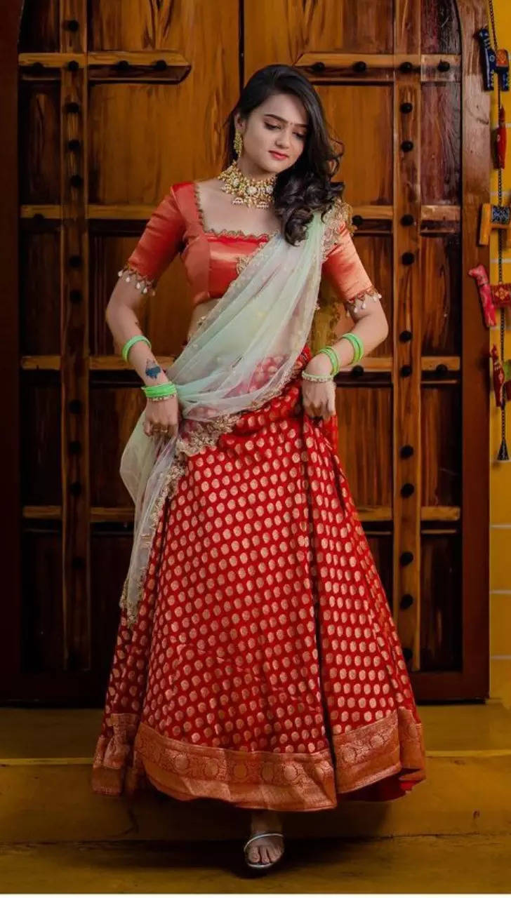 Pin by Sindhuratirumalasetty on halfsaree poses | Half saree lehenga, Half saree  designs, Wedding saree blouse designs