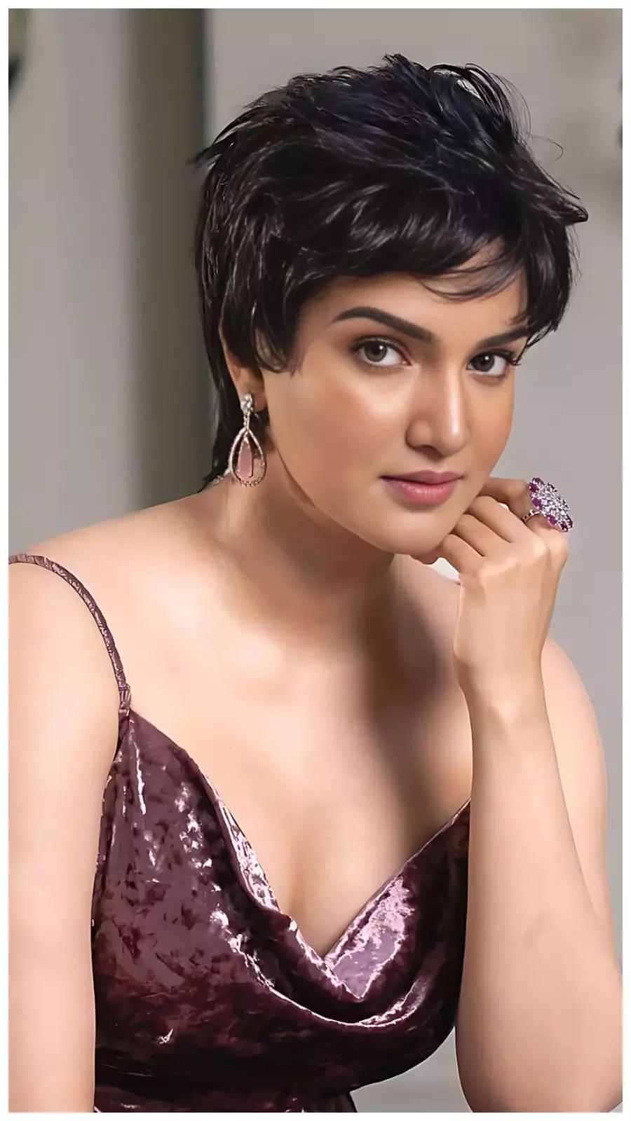 Bollywood actresses with short hair cut | mirchiplus