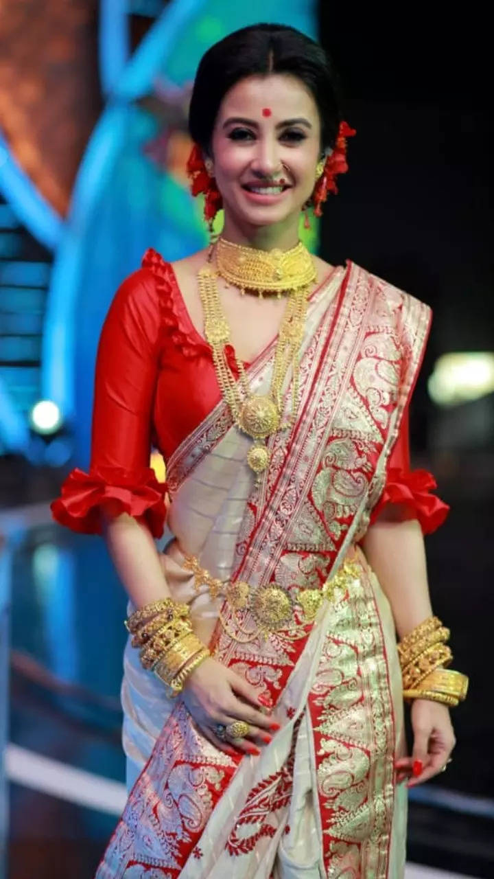 Top 12 Banarasi Saree For Bengali Bride 2023