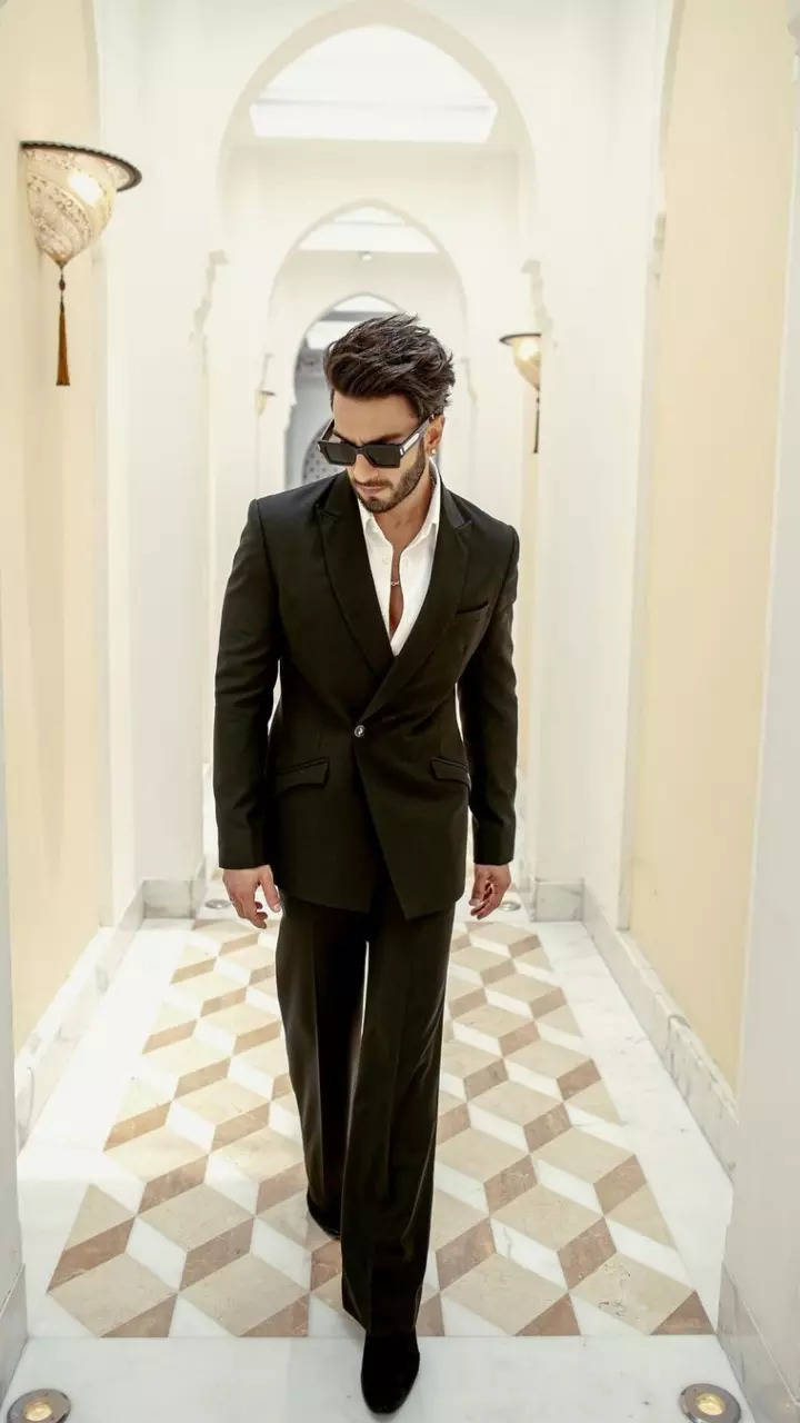 Ranveer Singh Is Suited Up Like A Gentleman In Black Formals