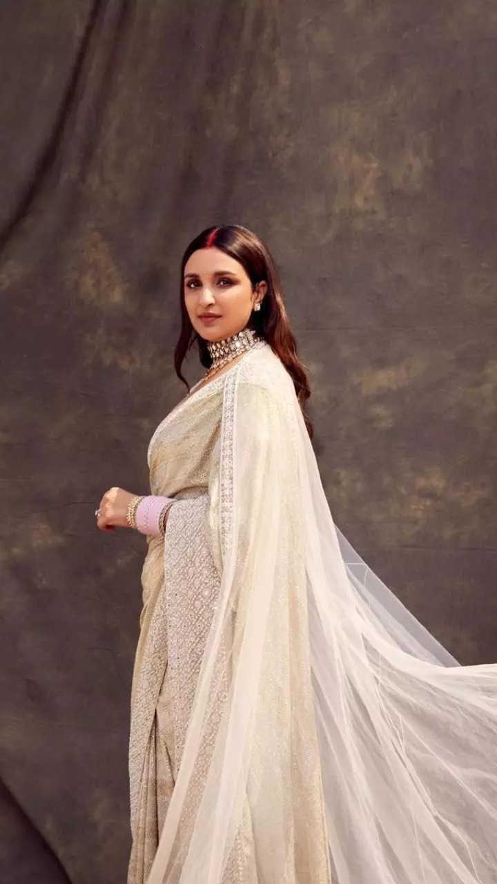 Instagrammers Style White Sarees With Chic Blouses! • Keep Me Stylish |  Saree dress, Saree blouse styles, Indian saree blouses designs