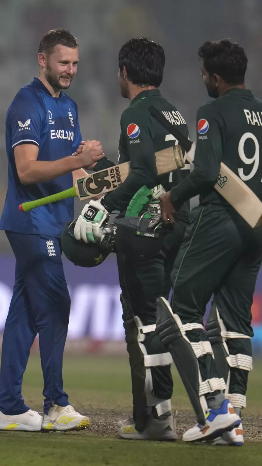 England send Pakistan crashing out of World Cup with thumping win