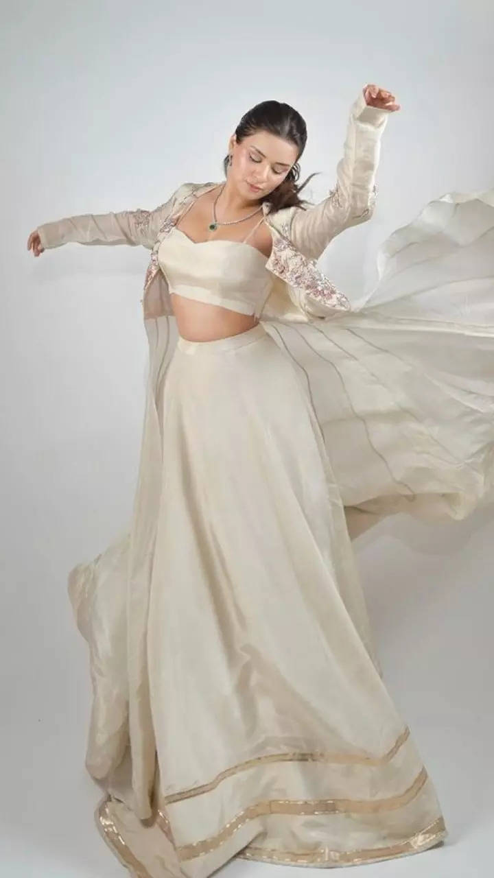 Stunning Poses Of Avneet Kaur In White