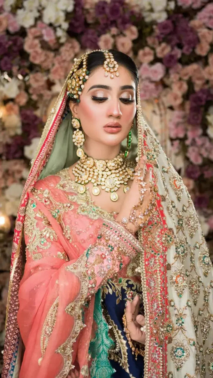 40 Best Designs Pakistani Latest Bridal Lehenga Collection 2023 | Bridal  lehenga collection, Pakistani bridal dresses, Bridal mehndi dresses