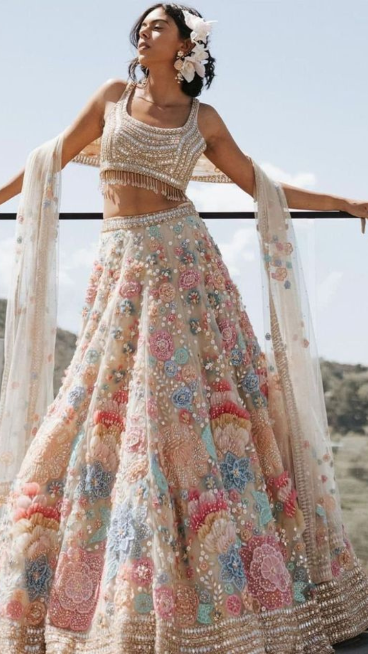 Lehenga Colour Combinations For 2023 Brides | Lehenga color combinations,  Pink bridal lehenga, Indian wedding outfits