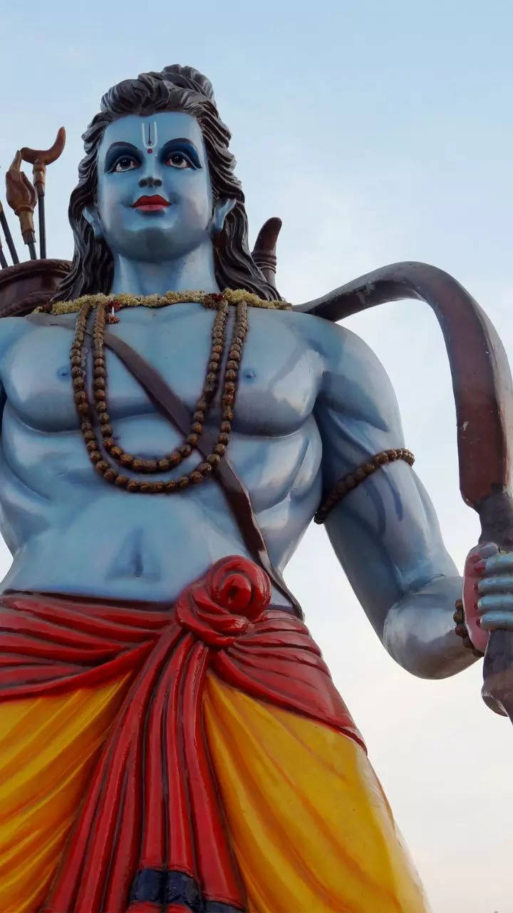 Create an full hd wallpaper of ravan (from ramayan) using the character  description provided in valmiki's ramayan on Craiyon