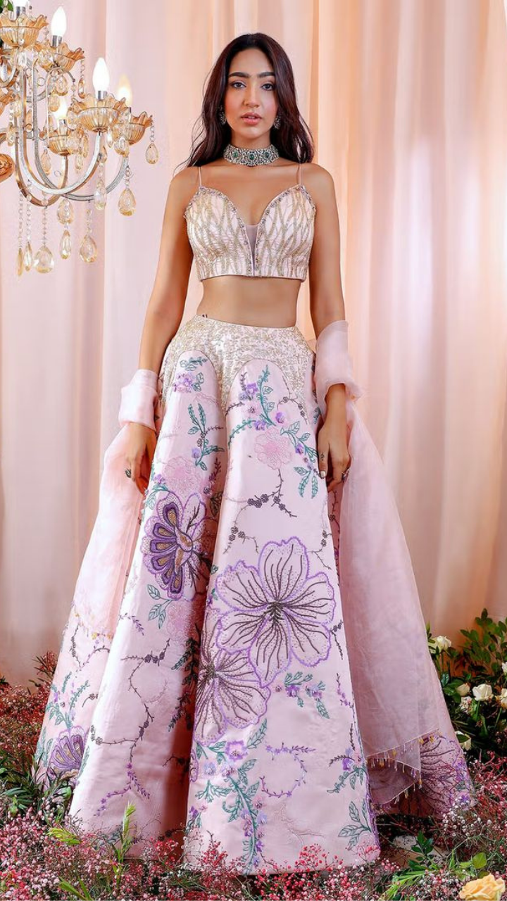 5 Bridal Lehenga Trends for 2022 in Indian Bridal Lehenga Designs – Nameera  by Farooq