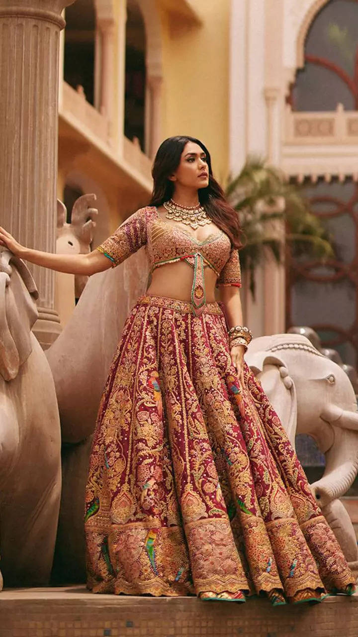 Unique Lehenga Designs Ft. Bollywood Beauties! | WedMeGood