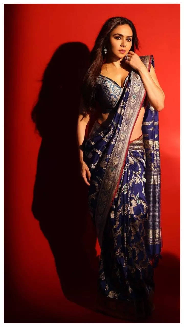 Amruta Khanvilkar in House Of Raisons Saree – Boutiquesarees.com