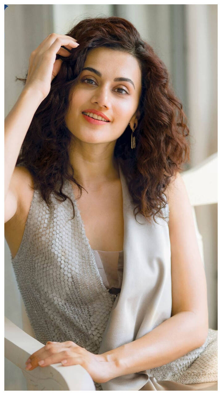Kangana to Taapsee: Bollywood beauties who rock curly hair | Times of India