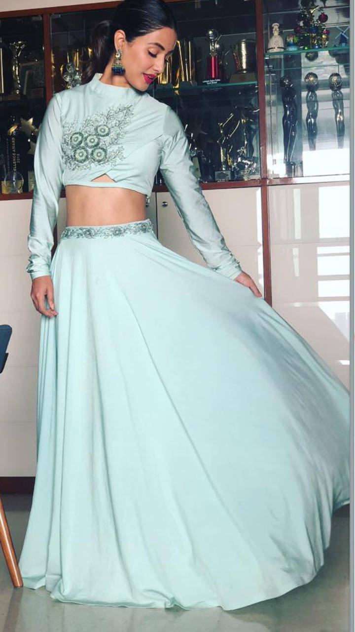 Buy Daisy White Lehenga In Georgette With Sequin Stripes And Multicolor  Resham And Mirror Embroidered Border Design. KALKI Fashion India