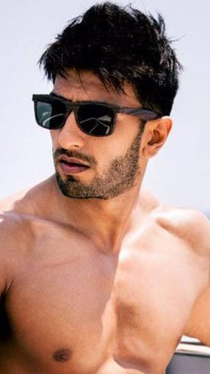 Happy Birthday Ranveer singh: Here are some dashing dress senses and  hairstyle pictures of Ranveer Singh - happy birthday ranveer singh here are  some dashing dress senses and hairstyle pictures of ranveer