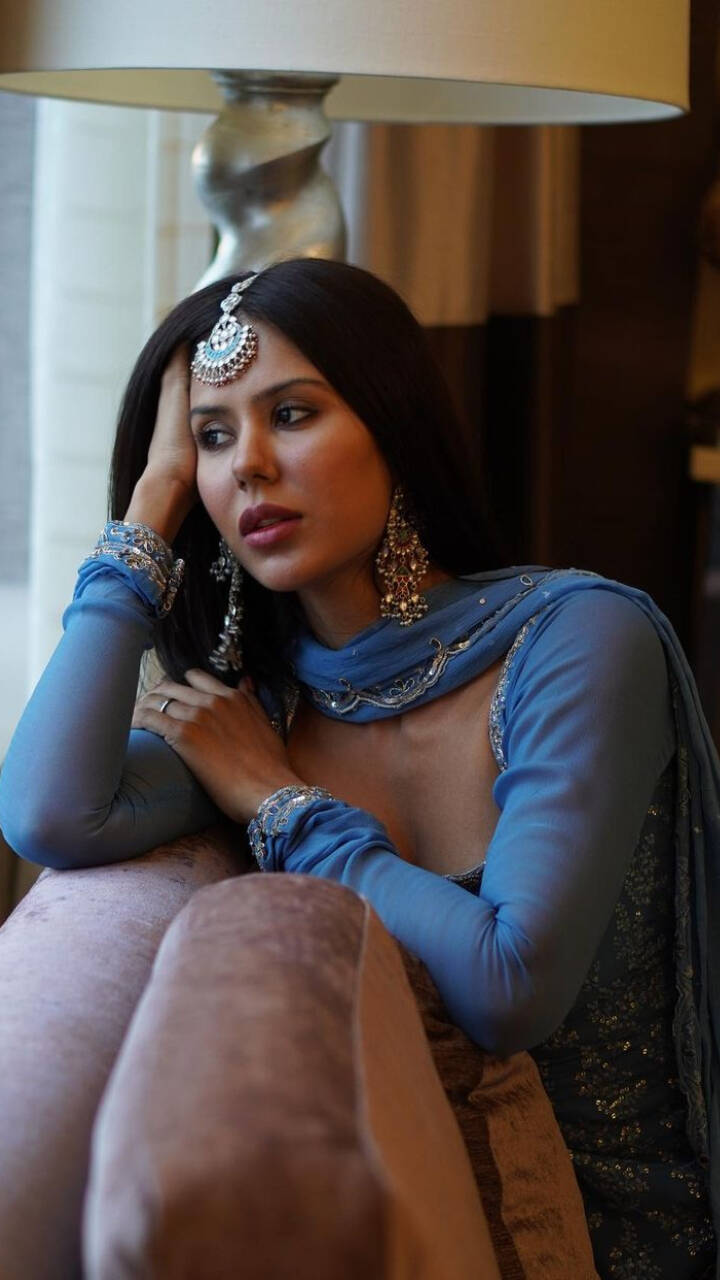 sonam bajwa blue suit