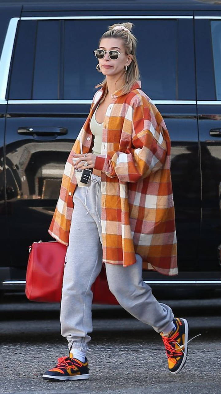 Hailey Bieber redefines street style with her eclectic outfit - Times of  India