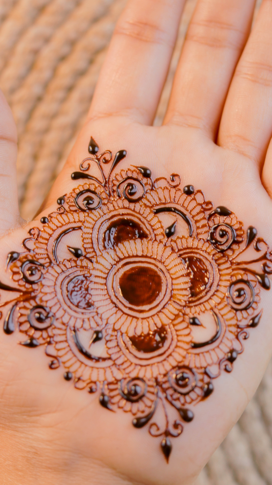 freestyle henna design : r/oddlysatisfying