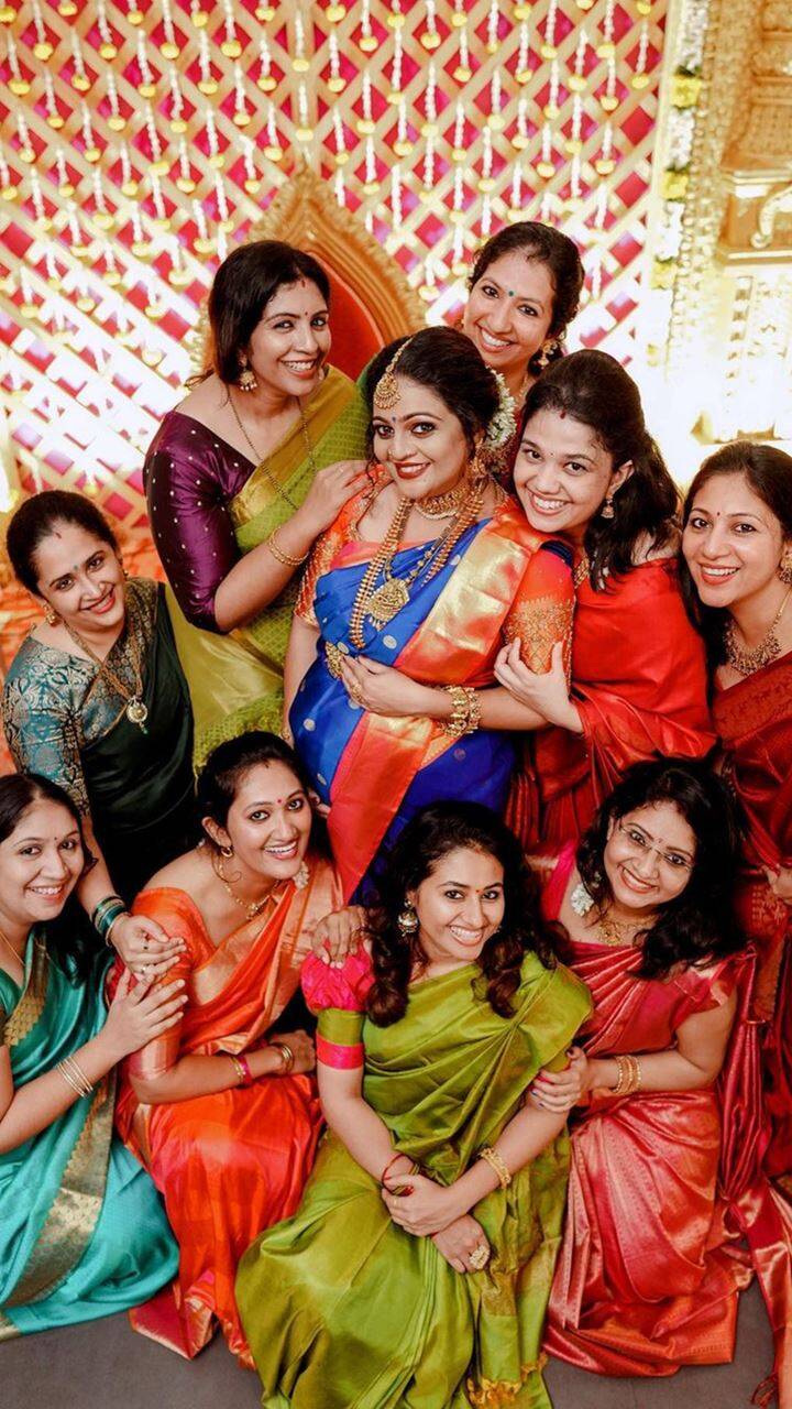 The Best Tips and Tricks for Photographing Group Poses