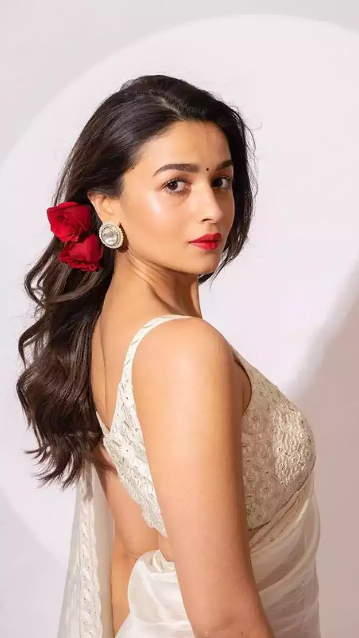 Alia Bhatt Saree Rocky Aur Rani Online Shopping, What Jhumka Saree,  Georgette Saree with Blouse Sari - YouTube