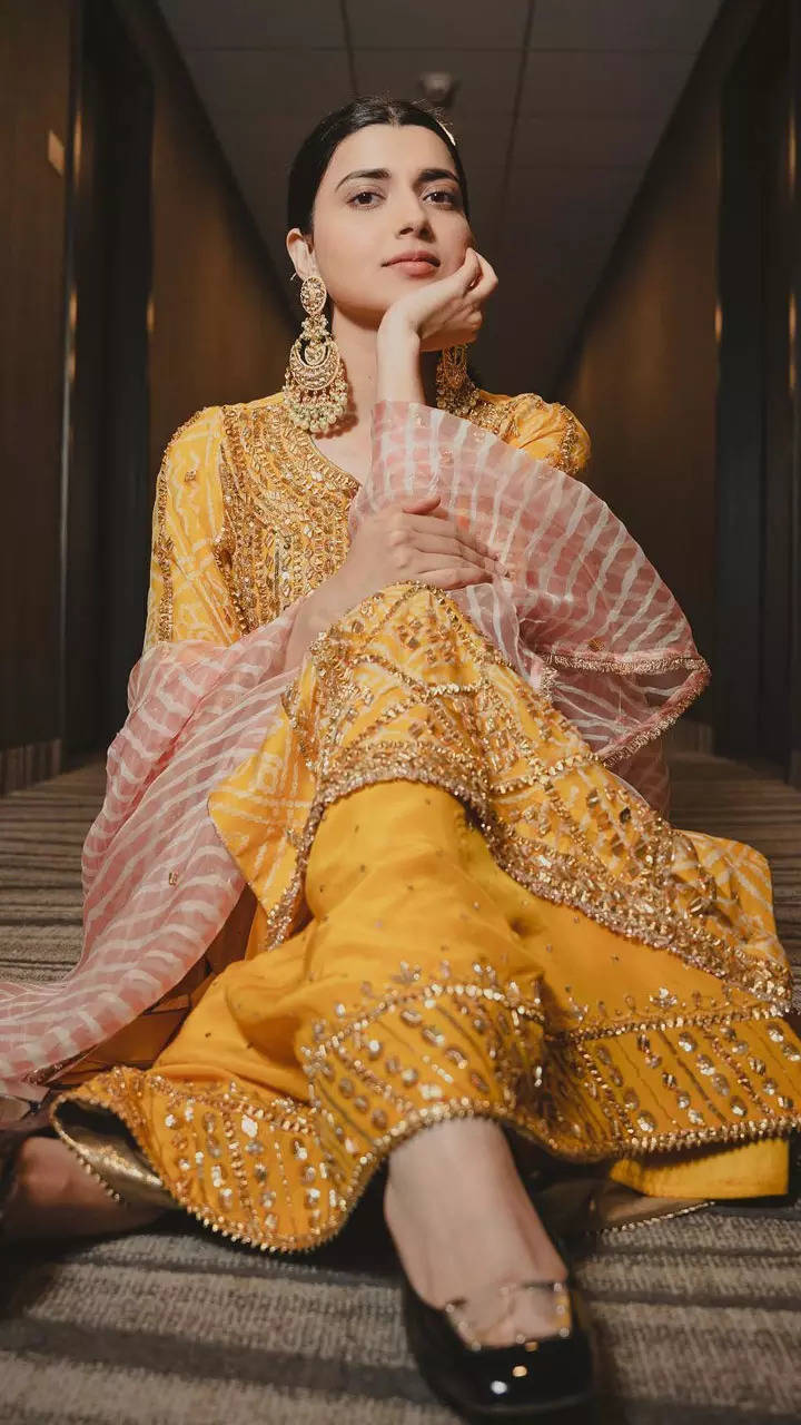 Pin by kaur_preet❤♥ on Nimrat khaira | Indian designer outfits, Pakistani  dress design, Punjabi outfits