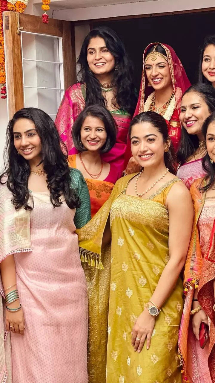 7 Saree Looks Of Rashmika Mandanna That We Are Crushing On!