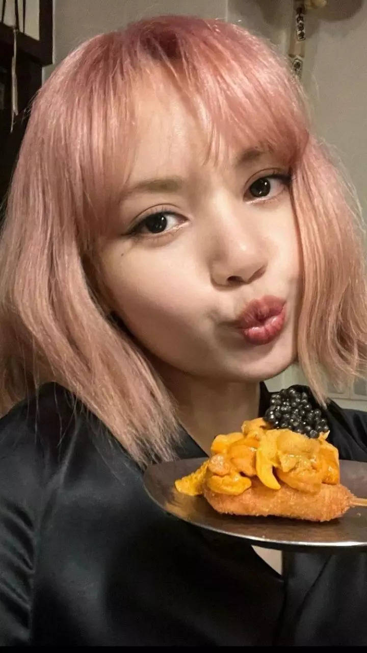 5 Things Blackpink's Lisa Does To Stay Fit & Healthy - HELLO! India