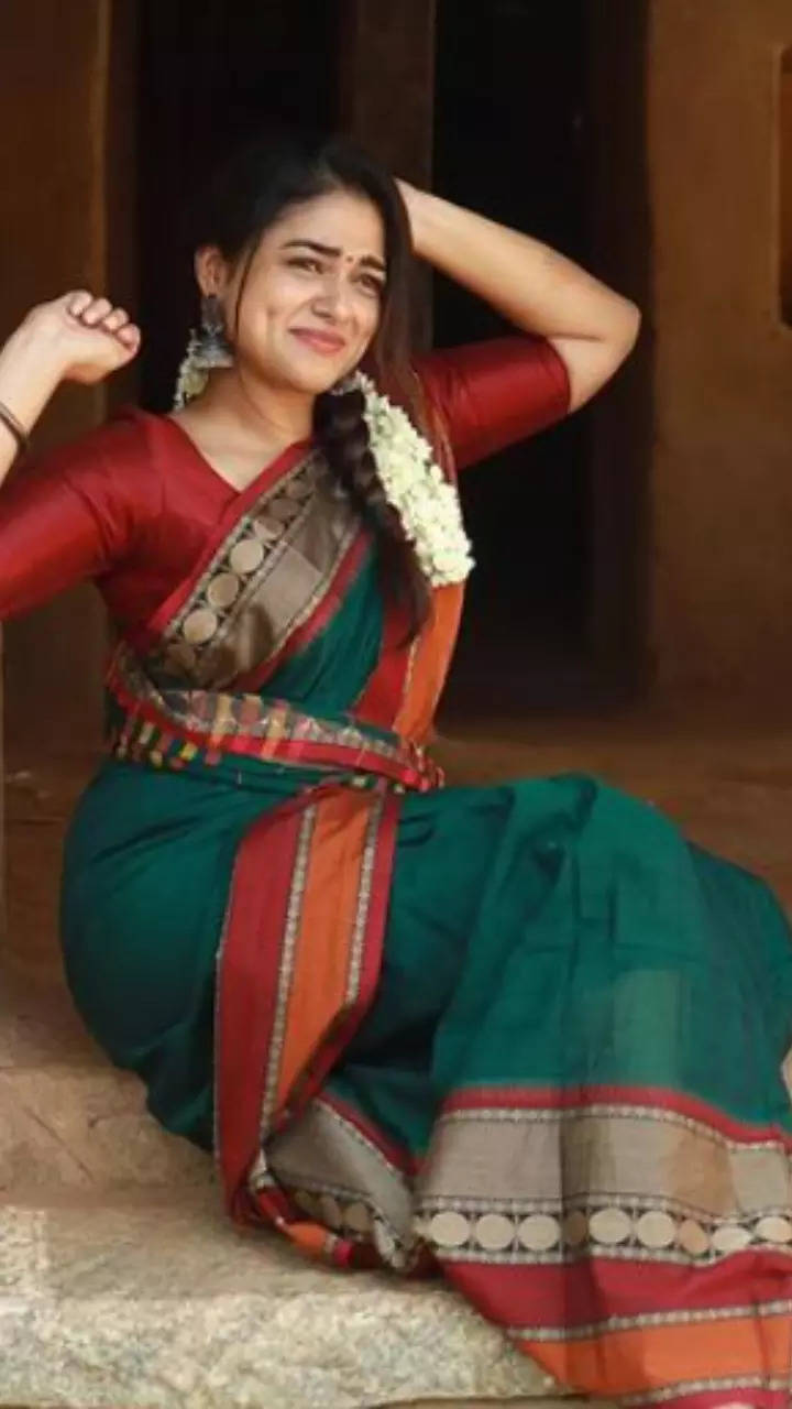 సదధ ఇదనన కయట అదల చసత మనస పరసకవలసద   Actress Siddhi  Idnani cute glamorous photos  Oneindia Telugu