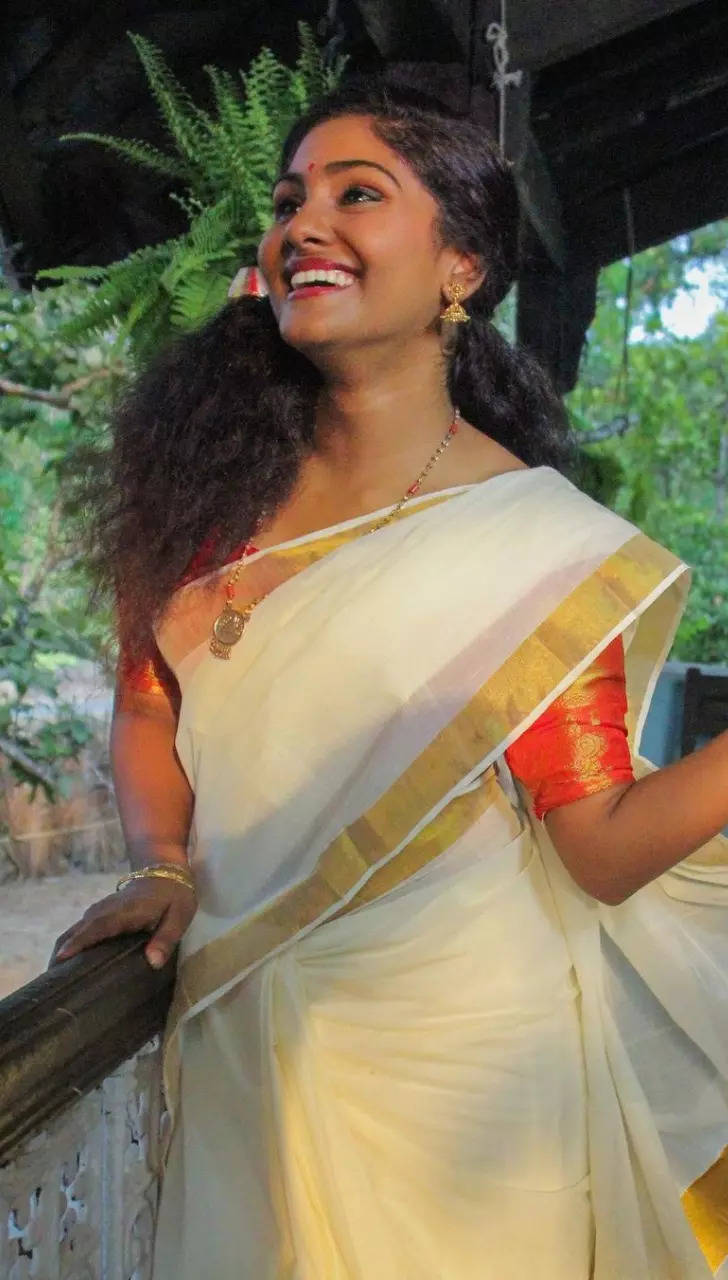 Onam special: Beautiful traditional saree looks of Bhagya Nair | Times of  India