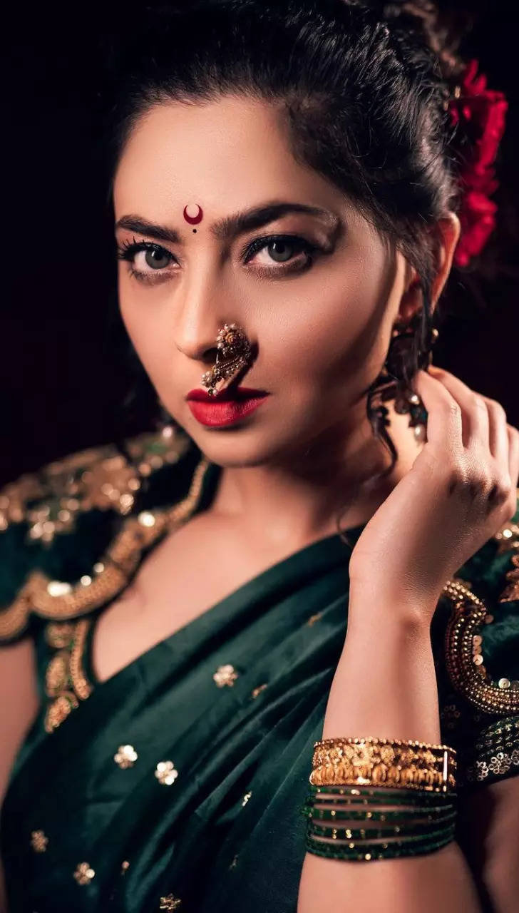 Pin by Nauvari Kashta Saree on Nauvari Saree | India beauty women, Indian  beauty saree, Nauvari saree