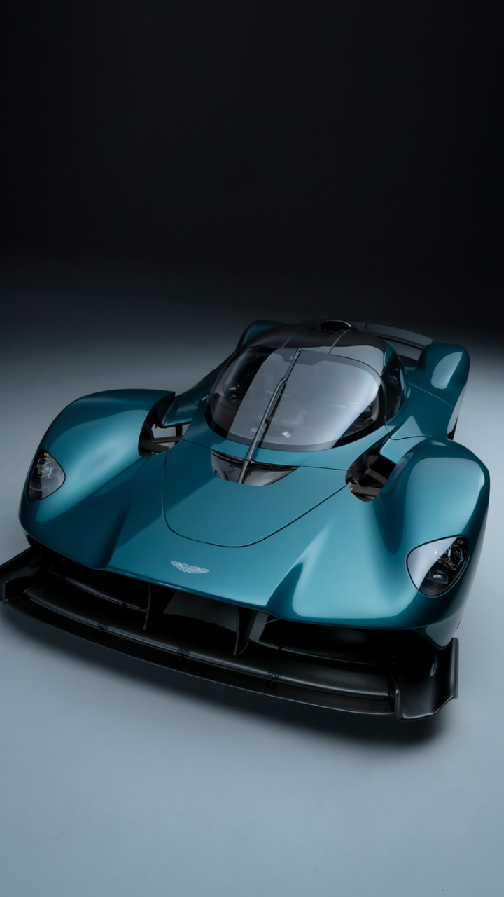 ​​Aston Martin Valkyrie​
