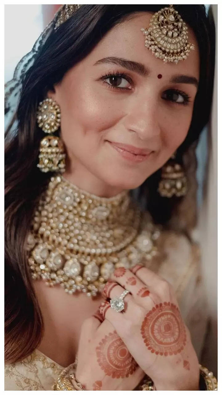 Sonam Kapoor, Alia Bhatt To Kareena Kapoor: Bollywood Divas With Best  Wedding Rings