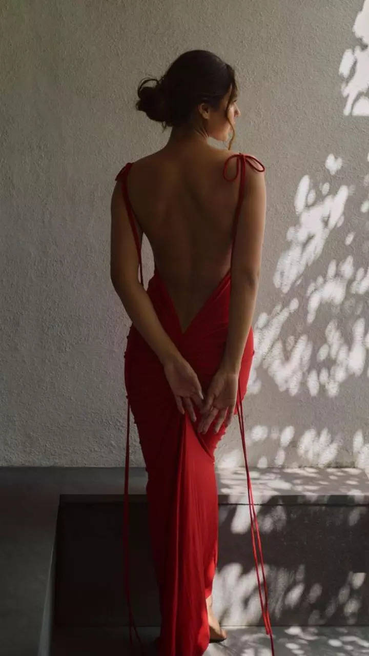 Sonam Bajwa looks HOT in sexy backless dress; See pics