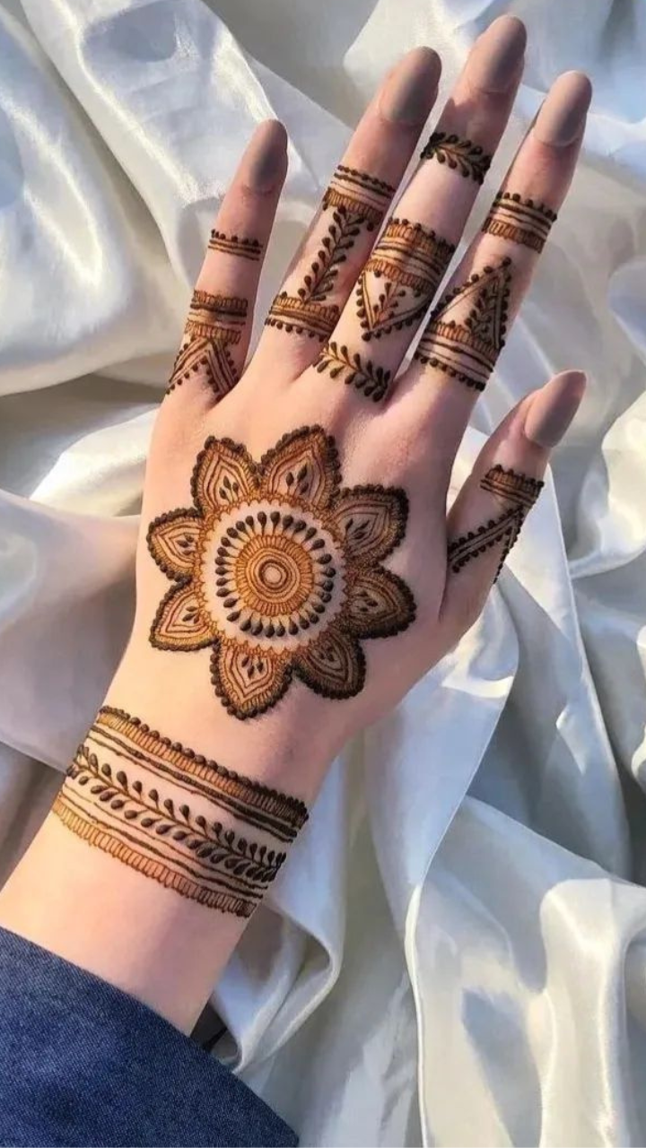 Simple Mehndi Designs to Flaunt on Eid | Zoom TV