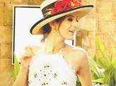 Ameesha: Cool in hat
