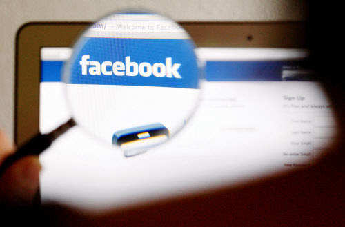 facebook- surveillance cyber