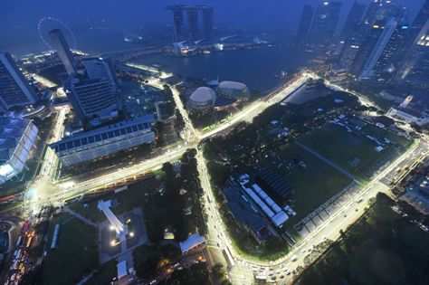 A general view shows the lit circuit for the upcoming Formula One Singapore Grand Prix night race. (AFP PHOTO / ROSLAN RAHMAN)