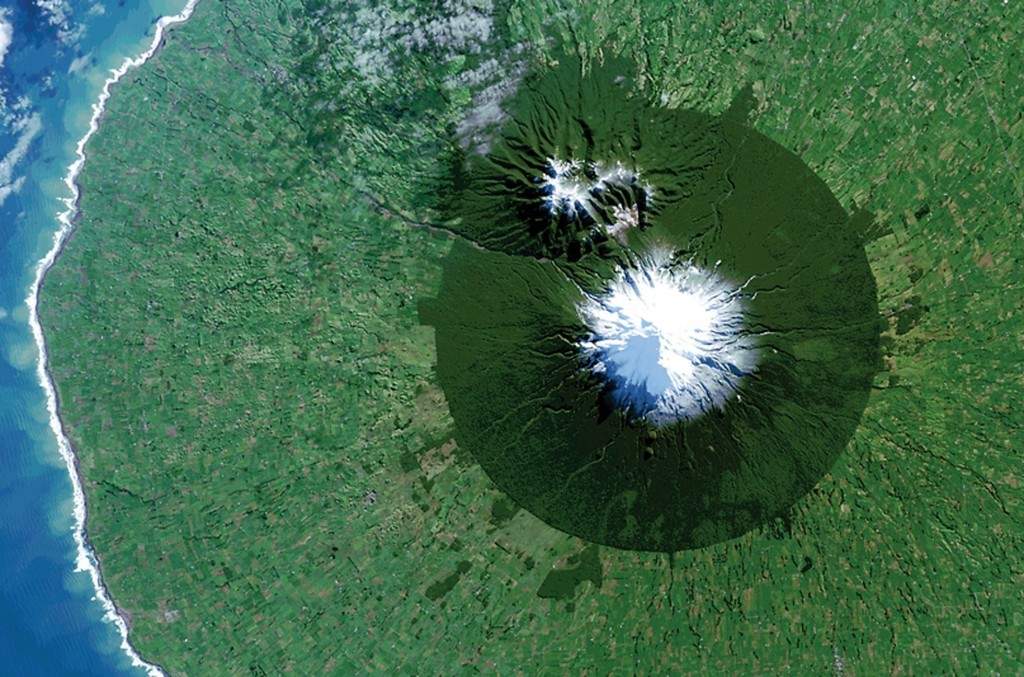 (Egmont National Park in New Zealand with Mt. Taranaki at its center is seen in a Landsat 8 satellite image. REUTERS/NASA/USGS/Handout via Reuters)