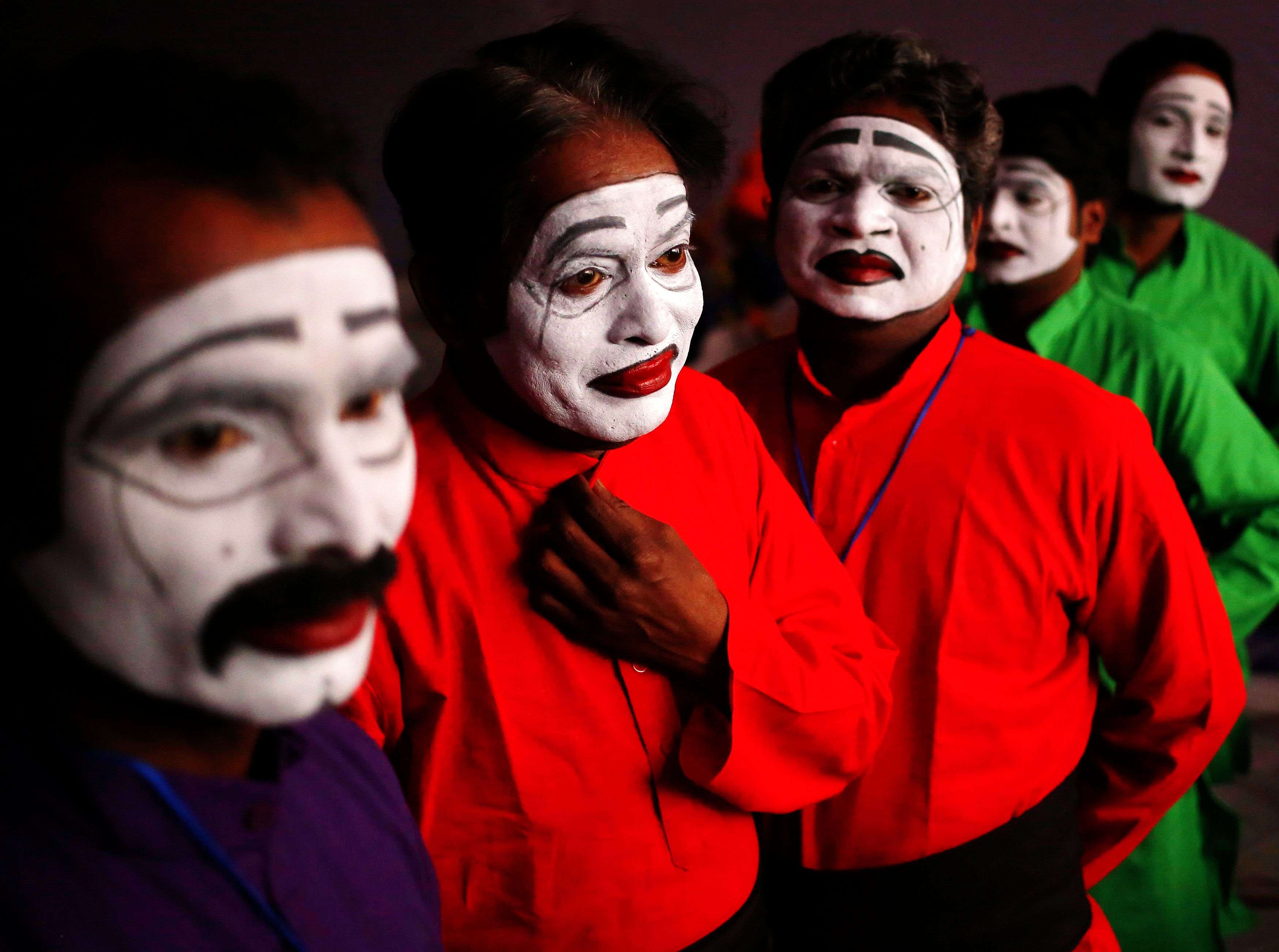 Artists wait for their turn to perform during a media preview for the Republic Day parade in New Delhi. (REUTERS/Anindito Mukherjee)