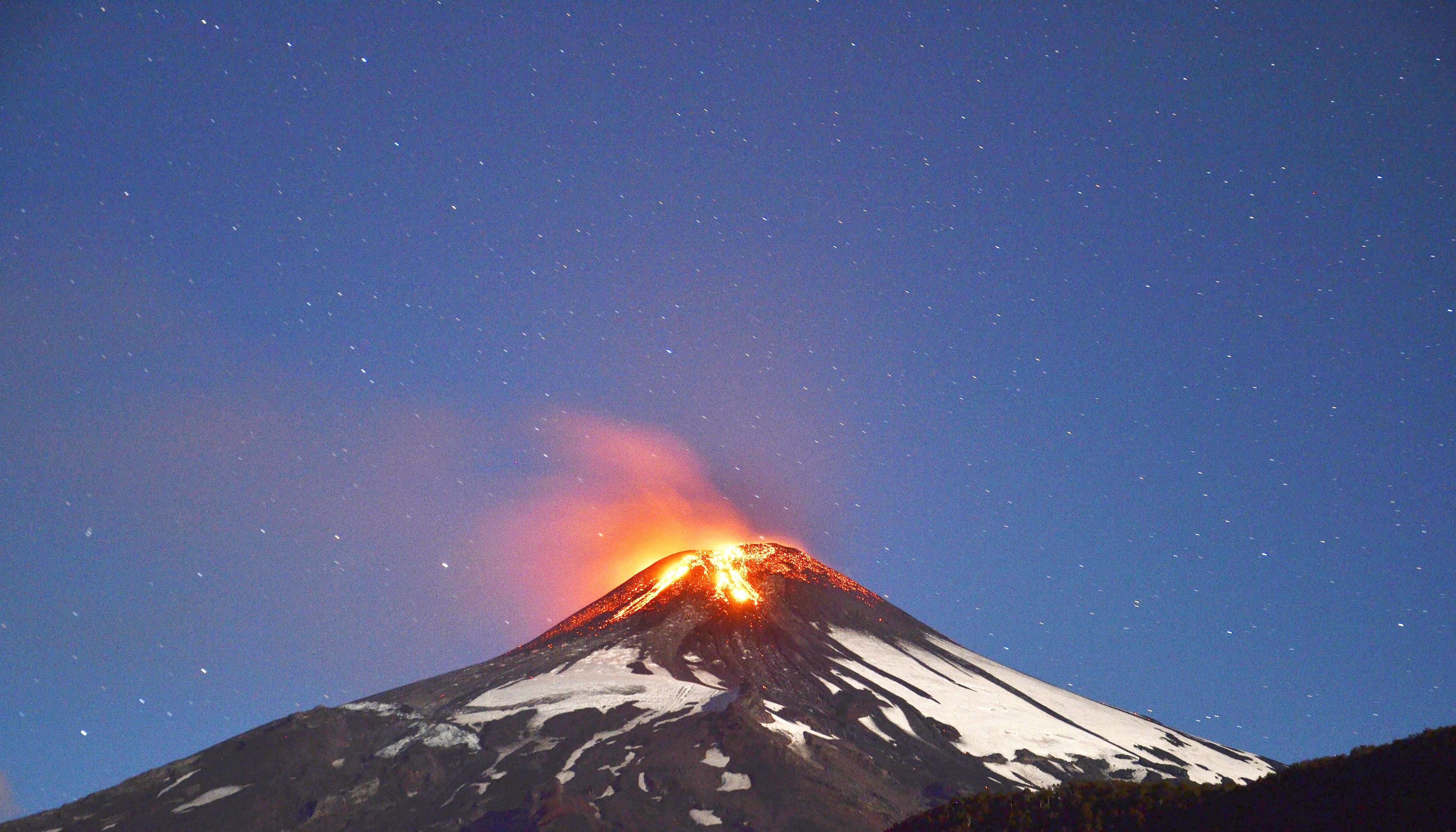 TOPSHOTS-CHILE-VOLCANO-VILLARRICA