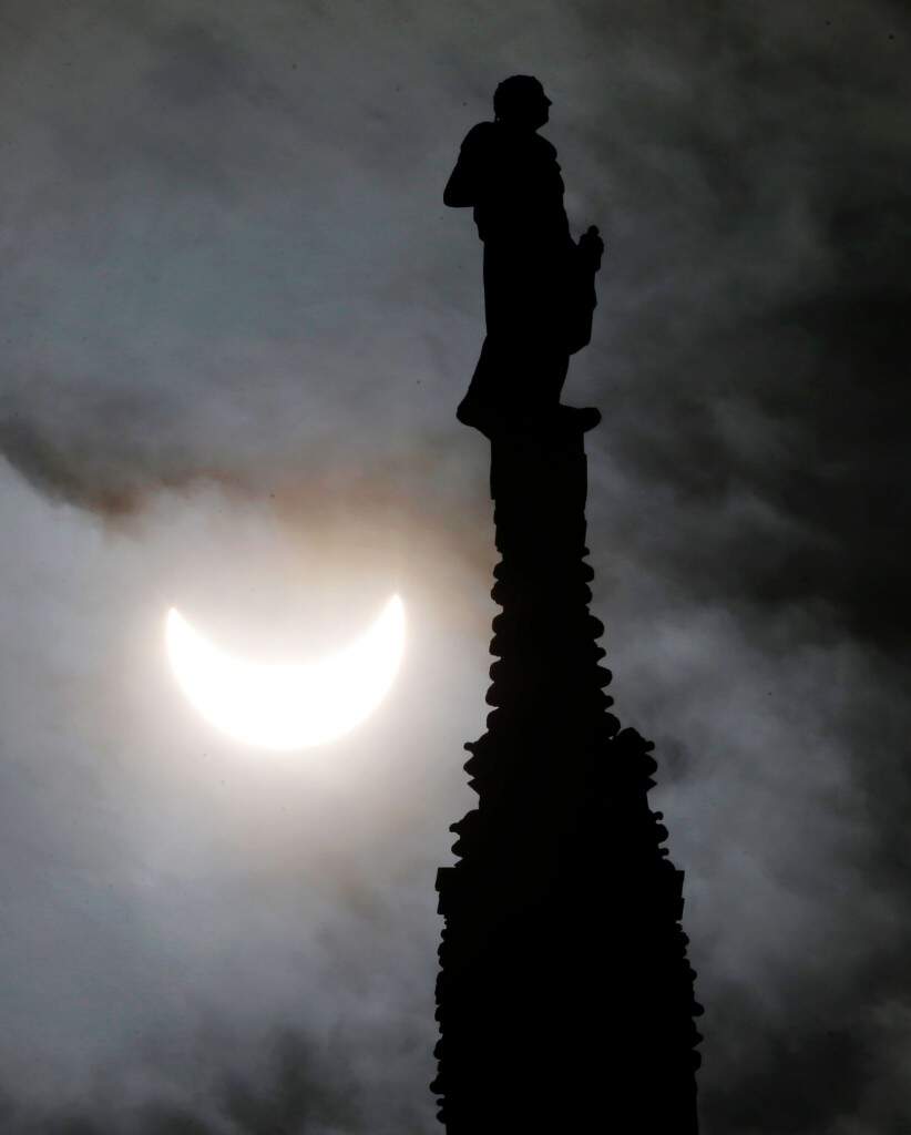 21 stunning photos of the solar eclipse from around the world