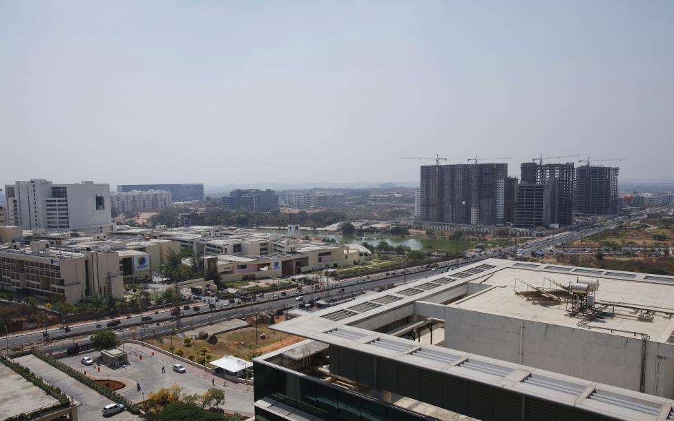 An elevated view shows a newly-built highway and the Gachibowli district in Hyderabad, which is home to many of Hyderabad's IT campuses. (REUTERS/Vivek Prakash/Files)