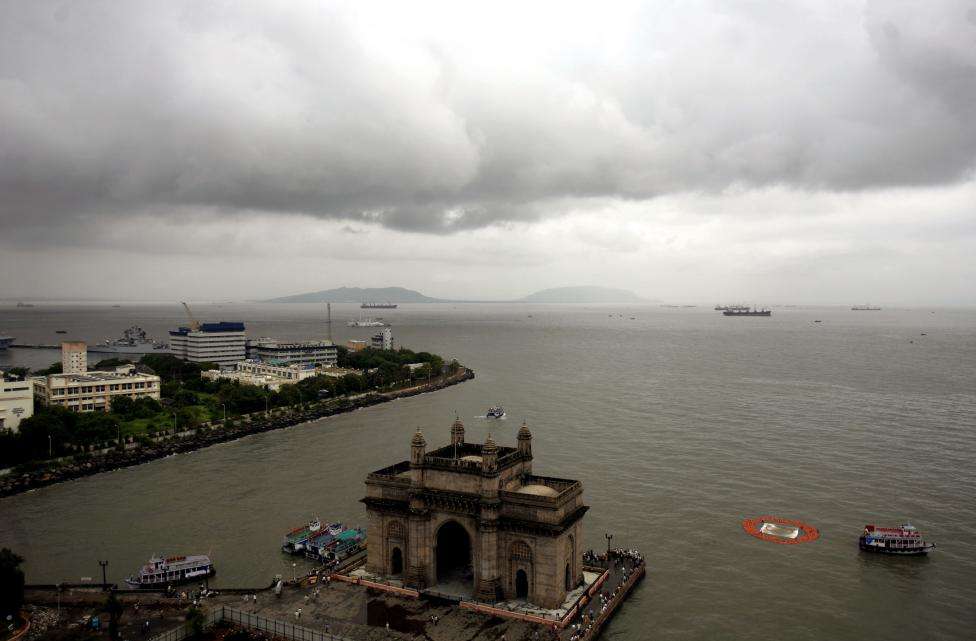 Monsoon clouds gather over the Mumbai skyline. (REUTERS/Punit Paranjpe/Files)