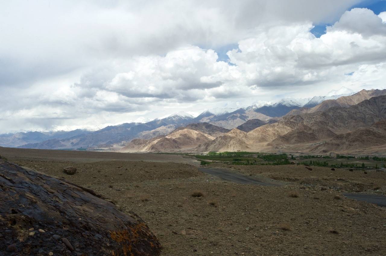 Leh Valley: During summers, the valley turns green wherever river Indus flows. 