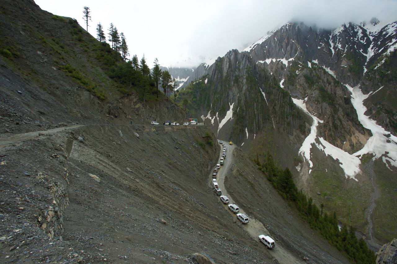 Traffic jam in the mountains: At Zojilla Pass, waiting for the landslide to end