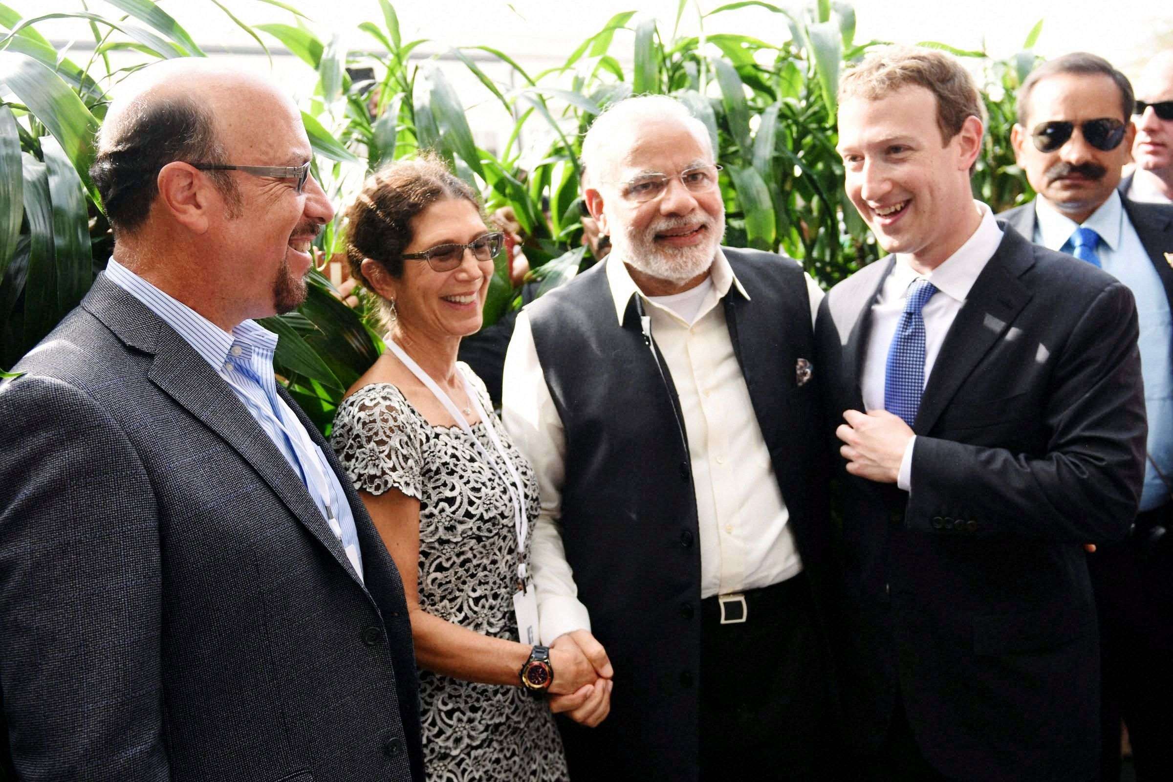 California: Prime Minister Narendra Modi with parents of CEO of Facebook, Mark Zuckerberg in California on Sunday.    PTI Photo by Subhav Shukla   (PTI9_27_2015_000336B)