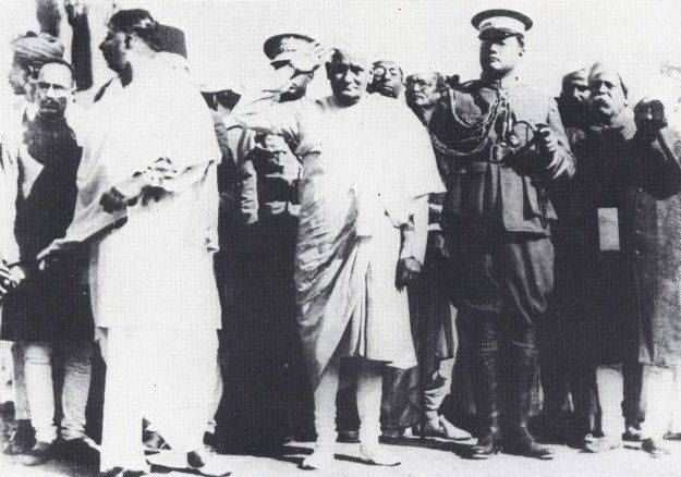 Subhas Chandra Bose (in military uniform) with Motilal Nehru at the Calcutta session of the Indian National Congress in December 1928