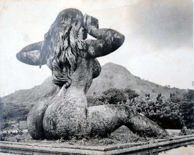 yakshi sculpture