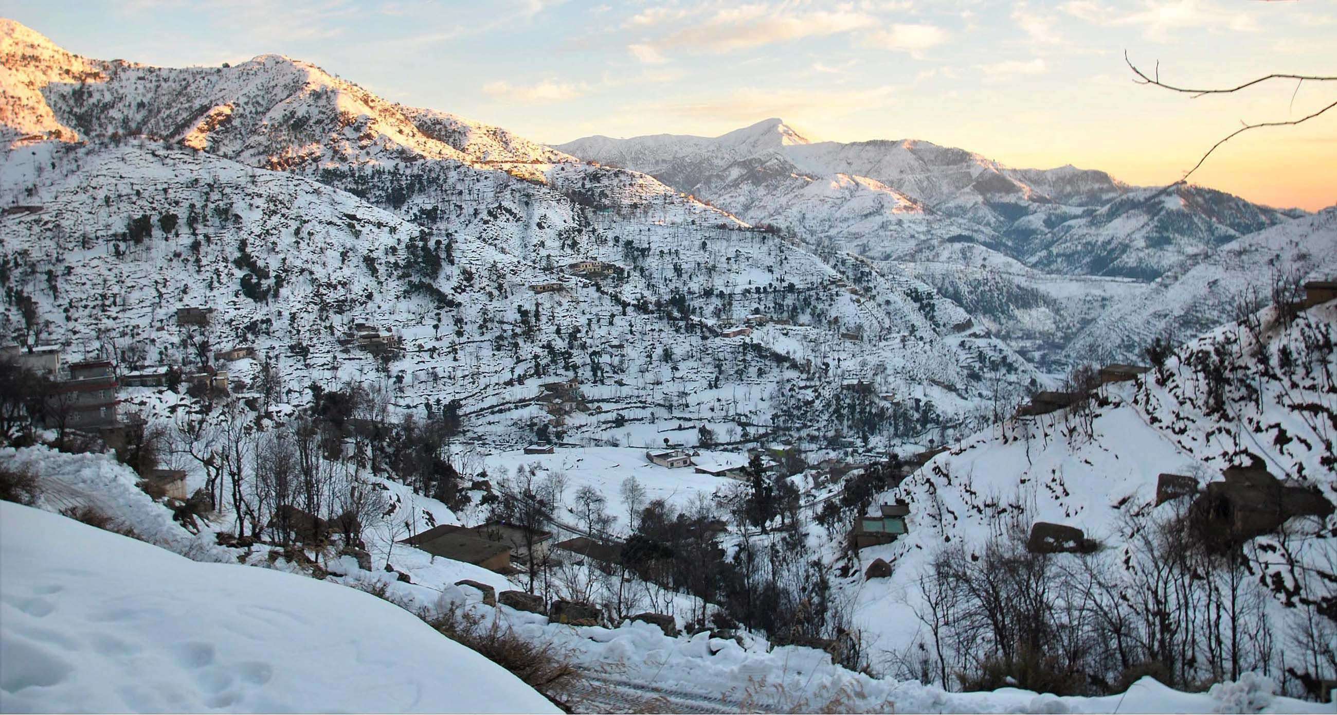 Pir Panjal: A view of snow covered Pir Panjal Ranges in Jammu Kashmir (Photo courtesy: PTI)