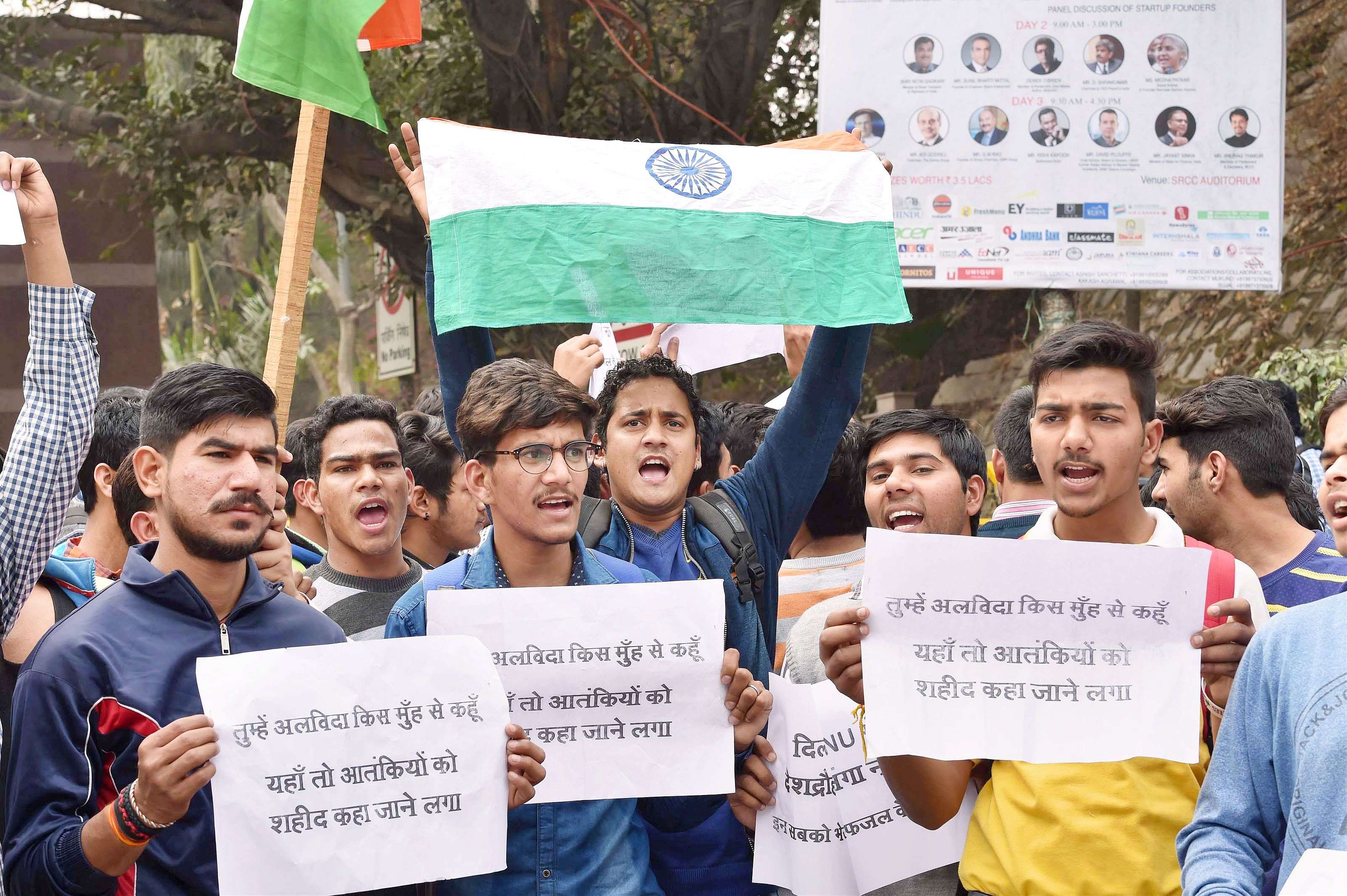 Students of Jnanapith Sanskrit Vishwa Vidyalaya protest outside JNU in New Delhi  Photo Courtesy: PTI/ Kamal Singh  