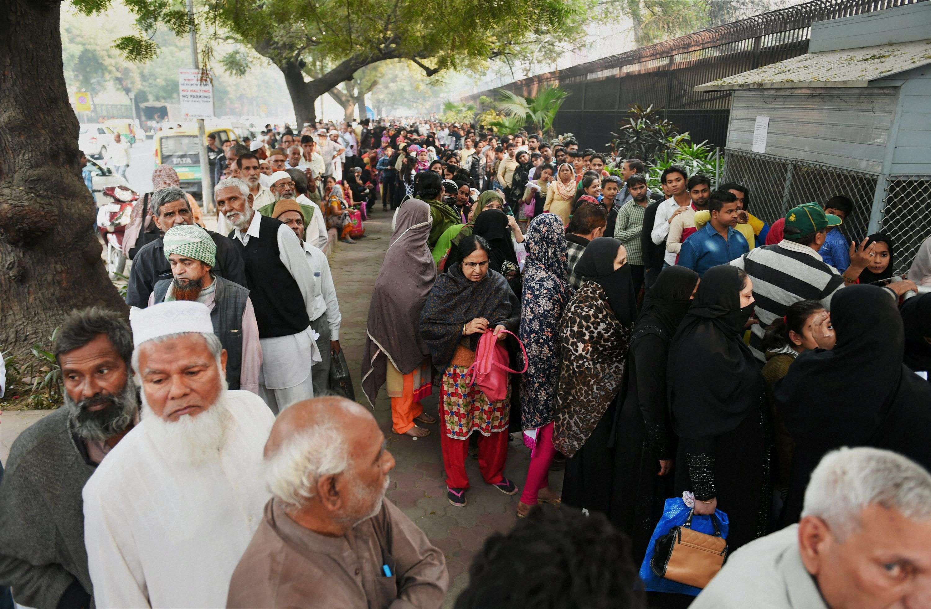 Long ATM queues at RBI
